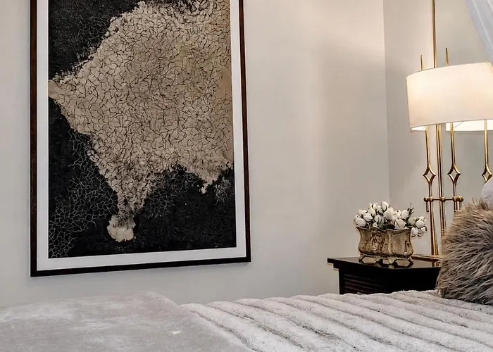 Condesa 2 Bd 2 Story With Private Patio,pool, Gym, Security 24 7 And Park View Apartment