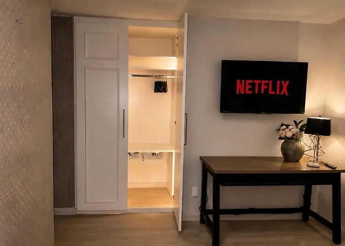 Apartment Condesa 2 Bd 2 Story With Private Patio,pool, Gym, Security 24 7 And Park View *